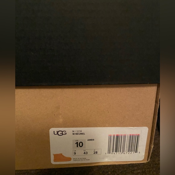 Men’s Ugg Neumel Boots - Picture 8 of 8